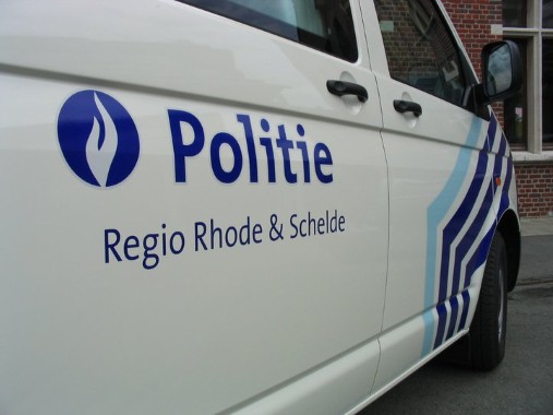in de politiezone Rhode & Schelde leidt het protest tegen de verordening uiteindelijk tot een herziening