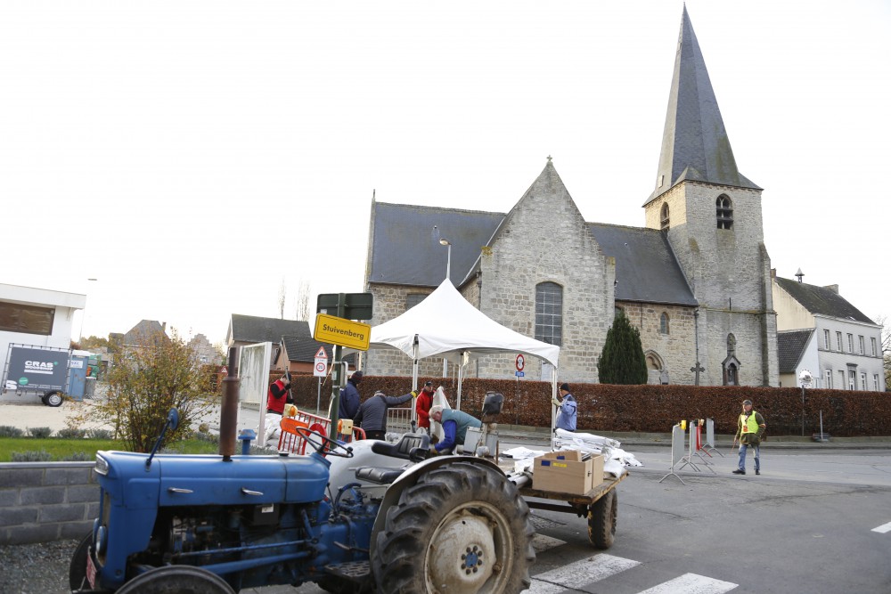 Zaterdagochtend werd de inkom van het parcours opgezet aan het begin van de Rooberg