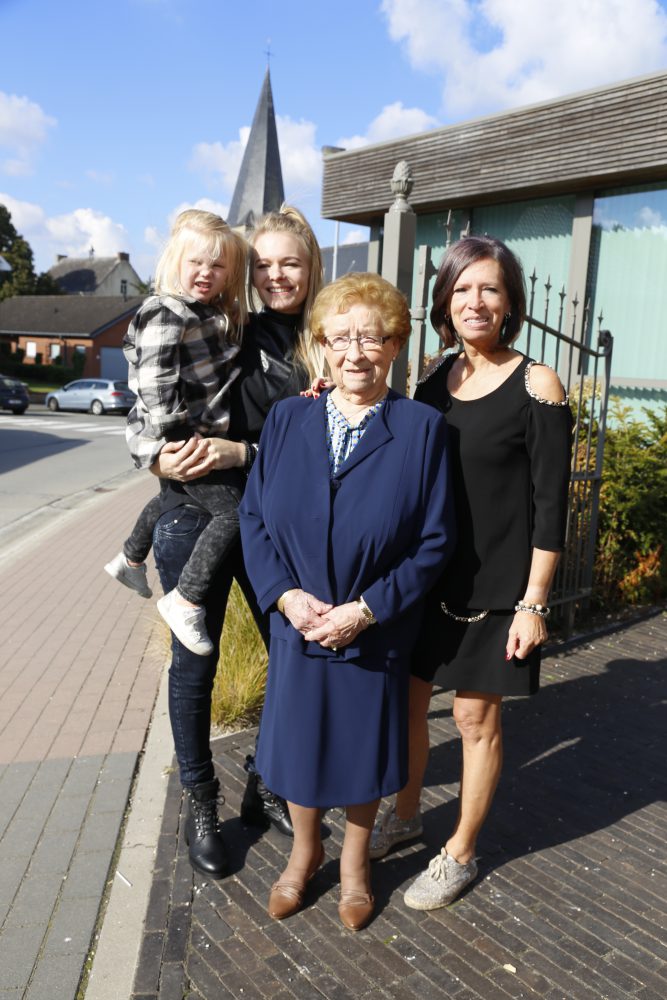 Viergeslacht met Simonna, Vera, Lisa en Chloë